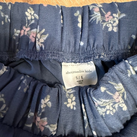 Abercrombie Kids Blue Floral Layered Mini Skirt - Picture 3 of 4